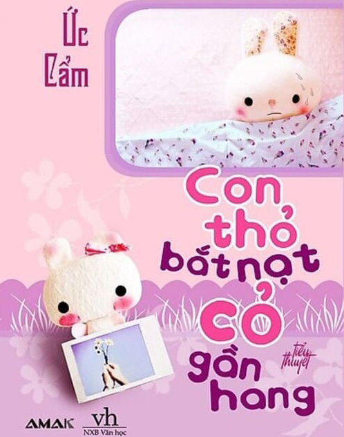 Con Thỏ &#39Bắt Nạt&#39 Cỏ Gần Hang